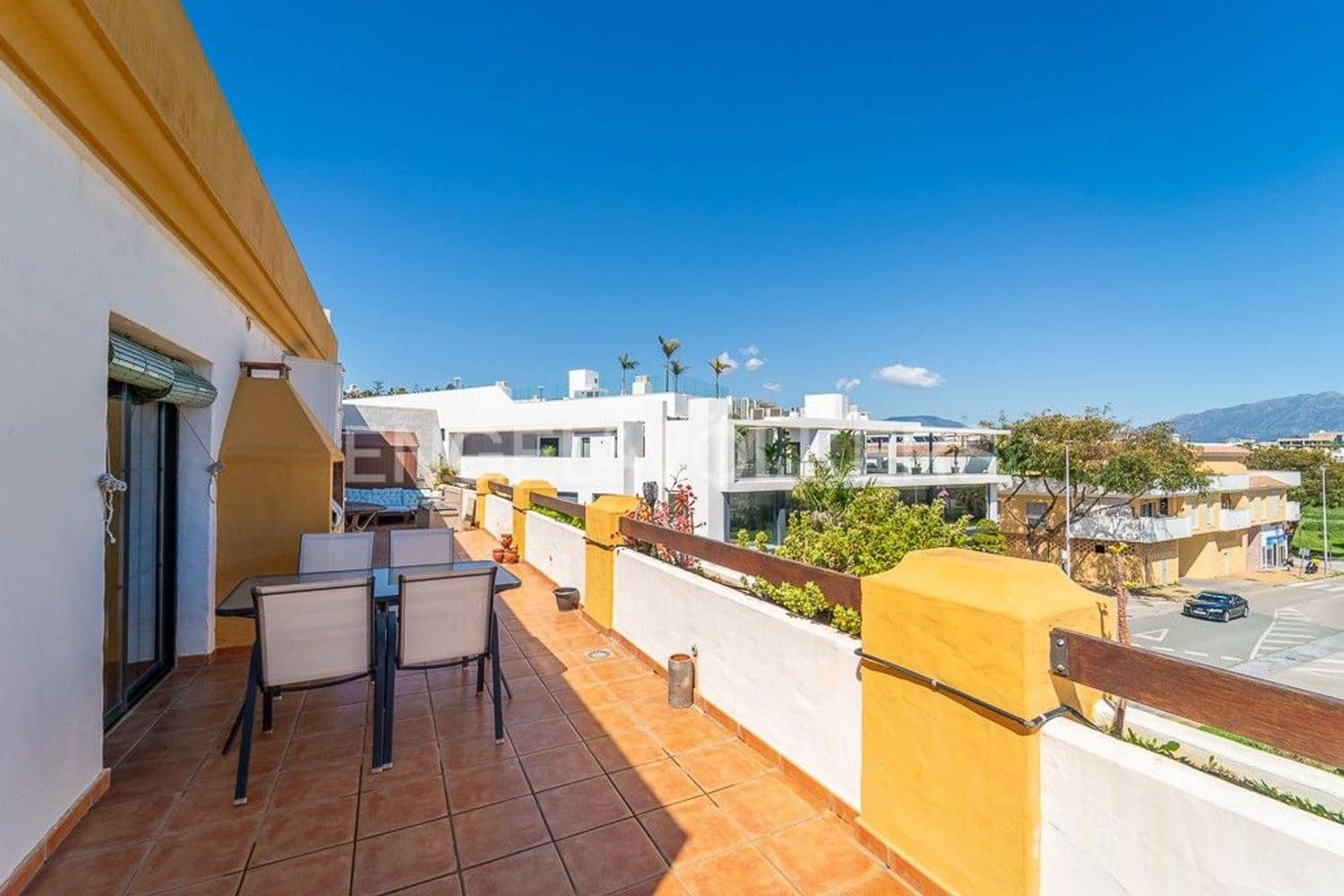 2 soveværelse Lejlighed til salg i New Golden Mile med garage - € 285.000 (Ref: 9733486)