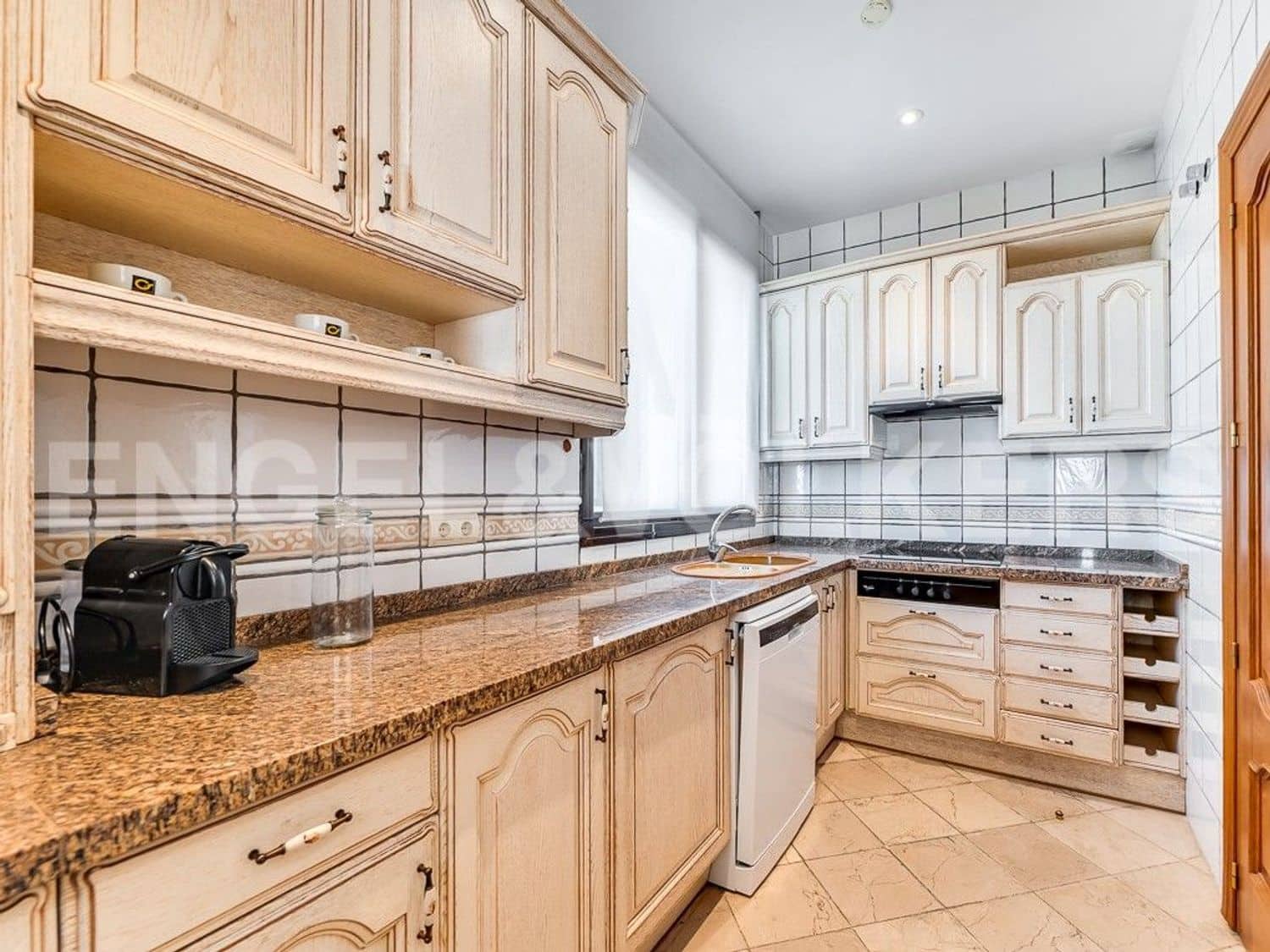 2 bedroom Apartment for sale in El Paraiso with pool garage - € 525,000 (Ref: 9733488)