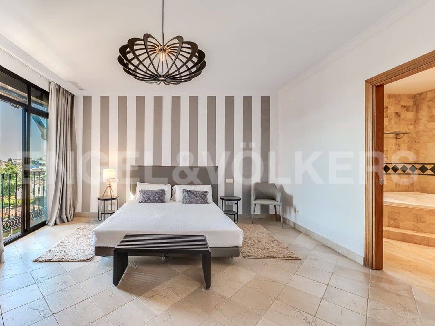 2 bedroom Apartment for sale in El Paraiso with pool garage - € 525,000 (Ref: 9733488)