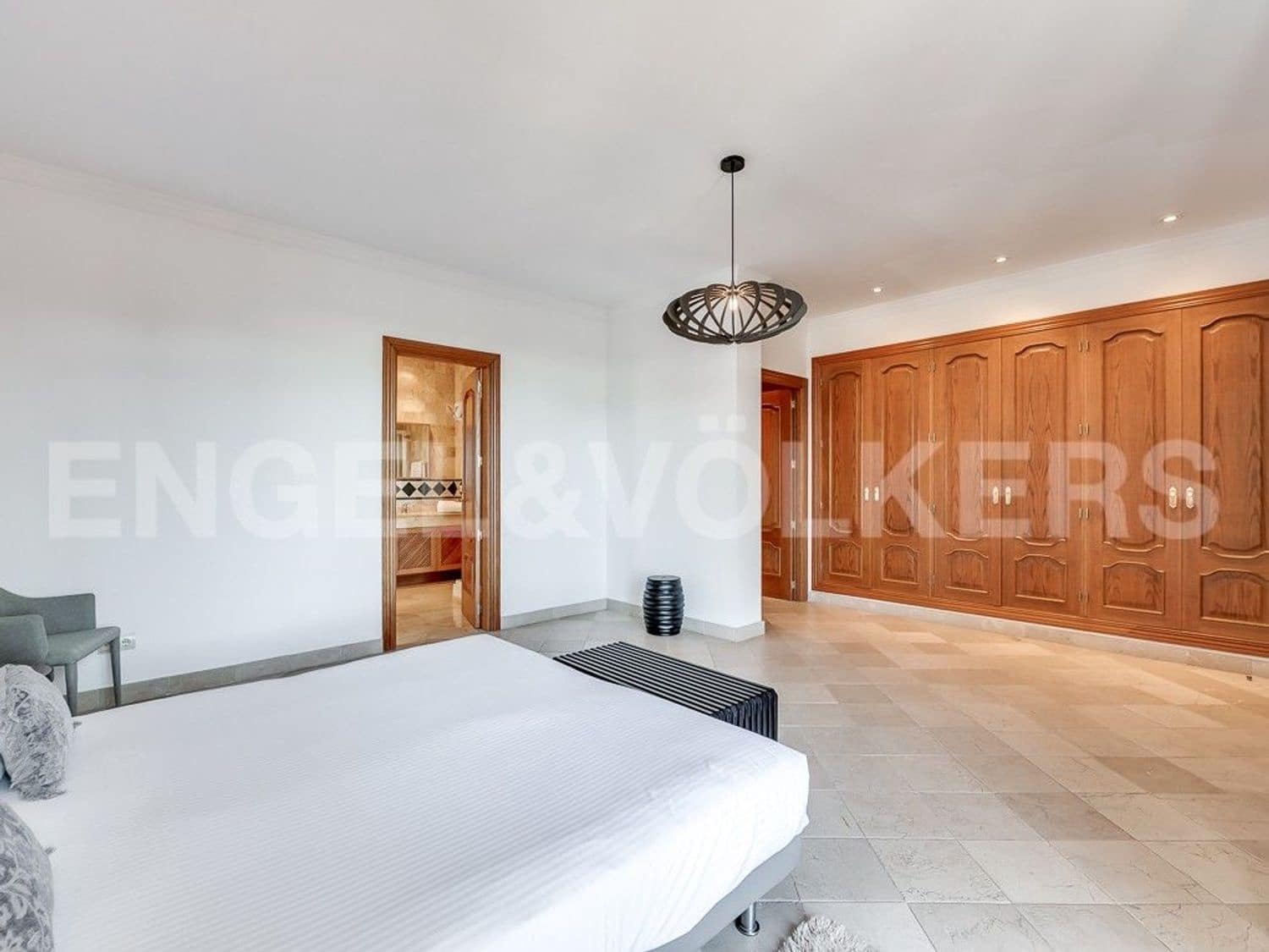 2 bedroom Apartment for sale in El Paraiso with pool garage - € 525,000 (Ref: 9733488)