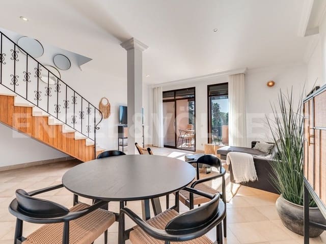 2 sovrum Lägenhet till salu i El Paraiso, Estepona med pool garage - 525 000 € (Ref: 9733488)