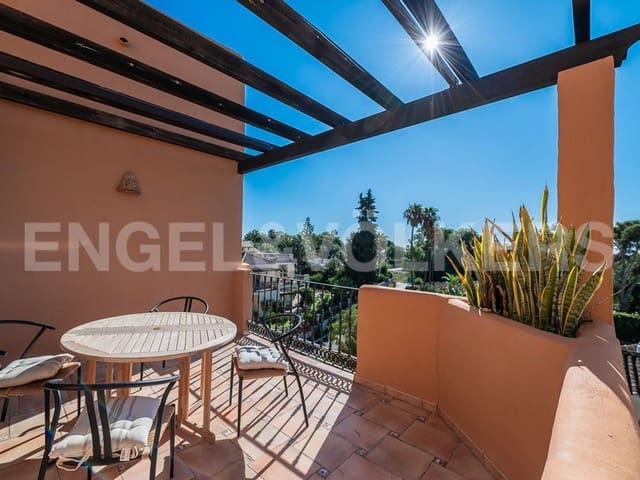 2 sovrum Lägenhet till salu i El Paraiso, Estepona med pool garage - 525 000 € (Ref: 9733488)
