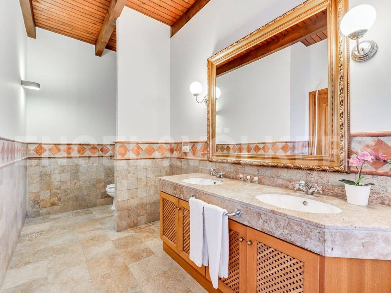 2 bedroom Apartment for sale in El Paraiso with pool garage - € 525,000 (Ref: 9733488)