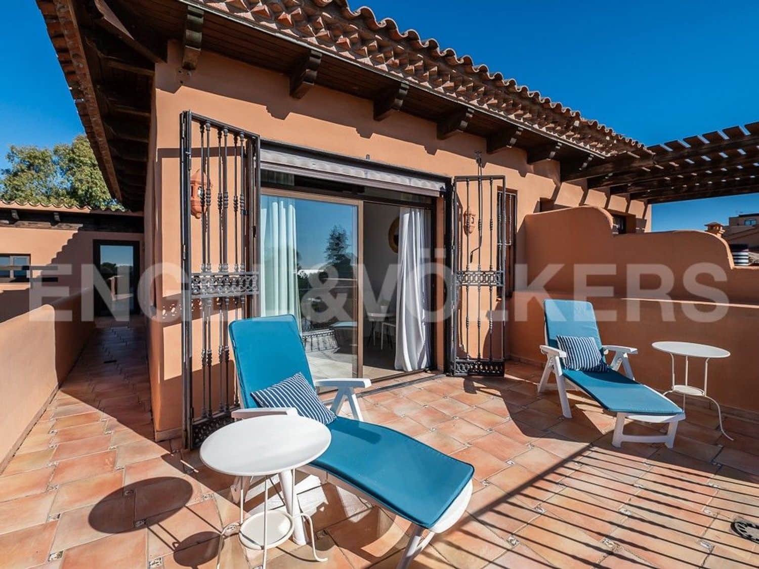 2 bedroom Apartment for sale in El Paraiso with pool garage - € 525,000 (Ref: 9733488)