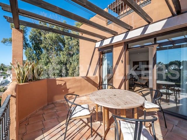 2 sovrum Lägenhet till salu i El Paraiso, Estepona med pool garage - 525 000 € (Ref: 9733488)