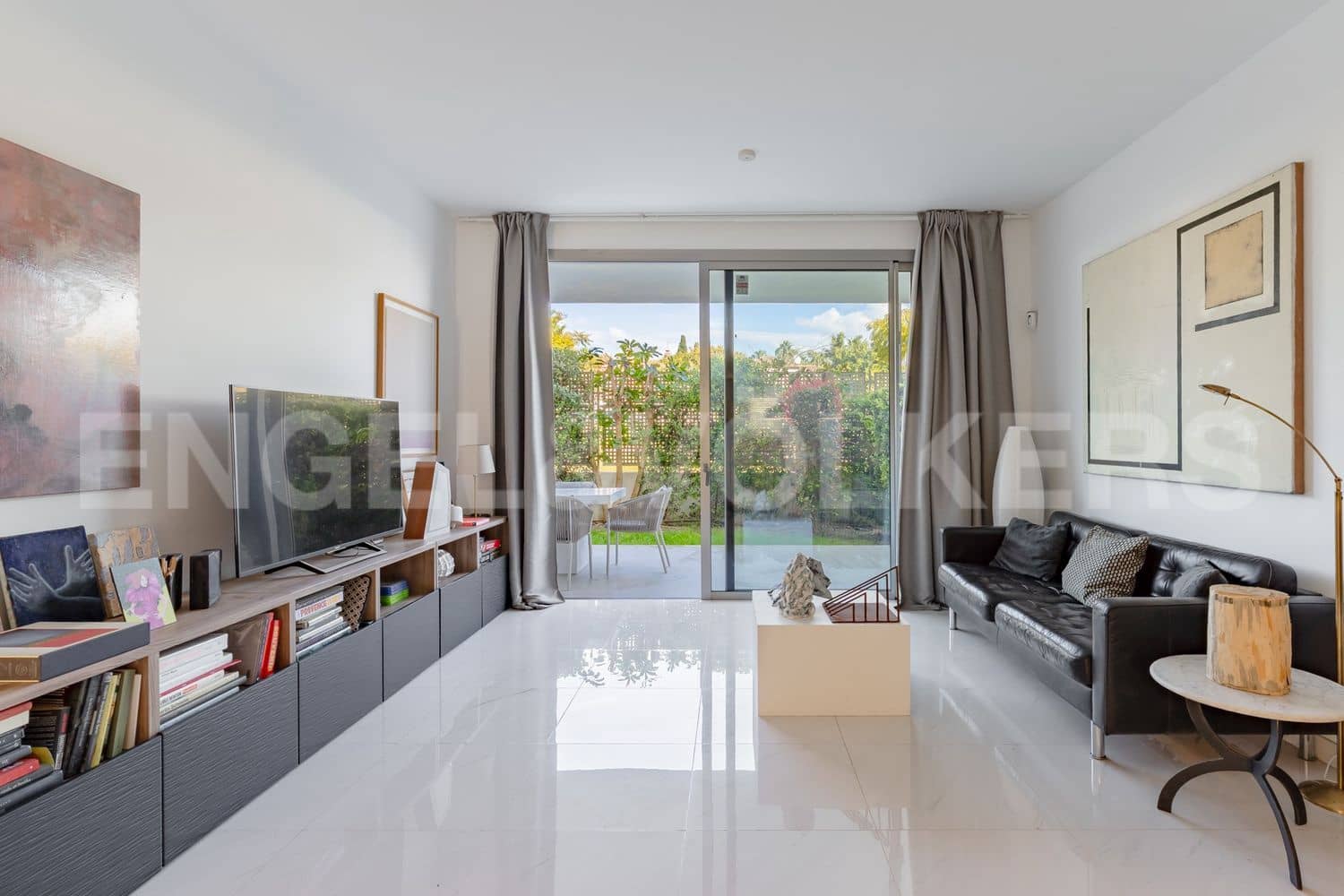 3 bedroom Apartment for sale in Estepona with pool garage - € 499,000 (Ref: 9733489)