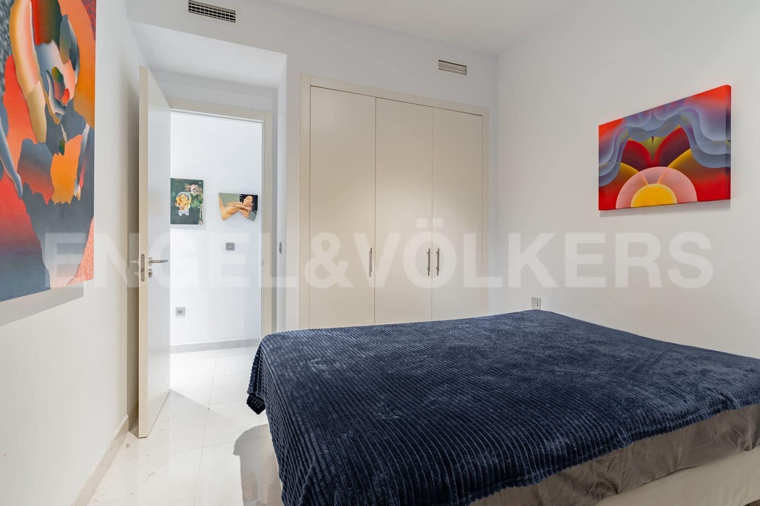 3 bedroom Apartment for sale in Estepona with pool garage - € 499,000 (Ref: 9733489)