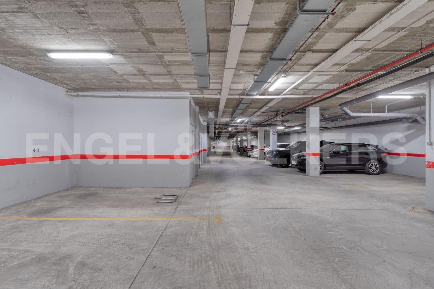 3 bedroom Apartment for sale in Estepona with pool garage - € 499,000 (Ref: 9733489)