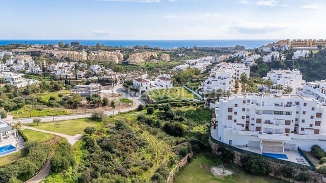 Landgrundstück zu verkaufen in La Concha - Resina Golf, Estepona - 380.000 € (Ref: 9733490)
