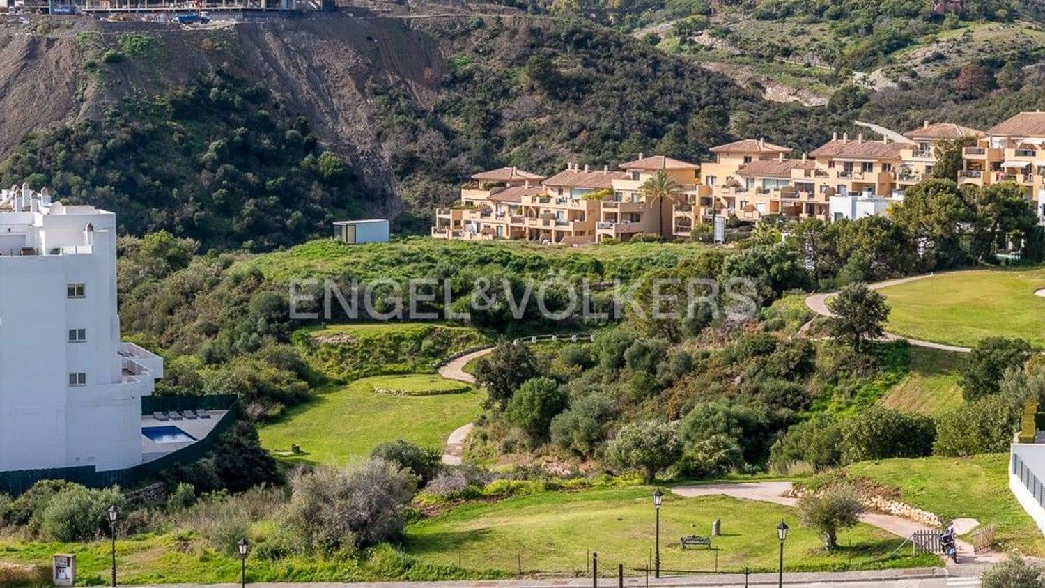 Landgrundstück zu verkaufen in Estepona - 380.000 € (Ref: 9733490)