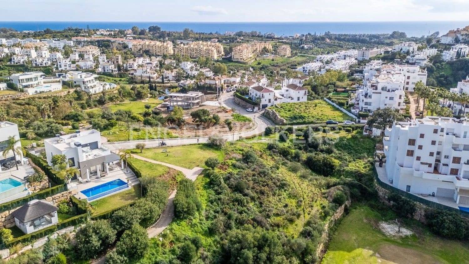 Landgrundstück zu verkaufen in Estepona - 380.000 € (Ref: 9733490)