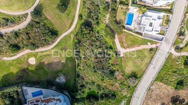 Landgrundstück zu verkaufen in La Concha - Resina Golf, Estepona - 380.000 € (Ref: 9733490)