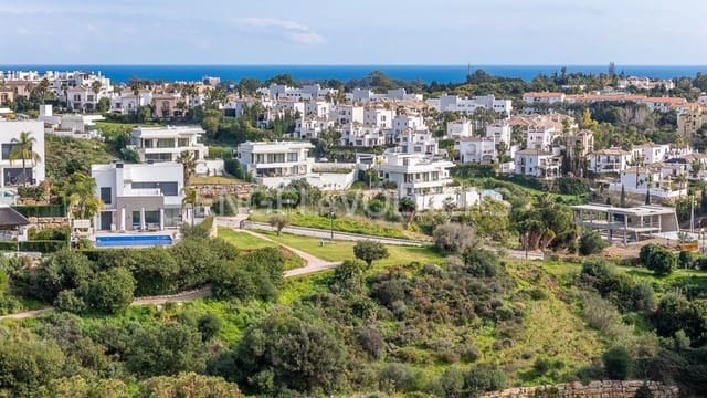 Landgrundstück zu verkaufen in La Concha - Resina Golf, Estepona - 380.000 € (Ref: 9733490)