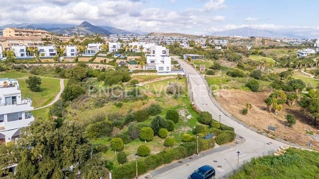 Landgrundstück zu verkaufen in La Concha - Resina Golf, Estepona - 350.000 € (Ref: 9733492)