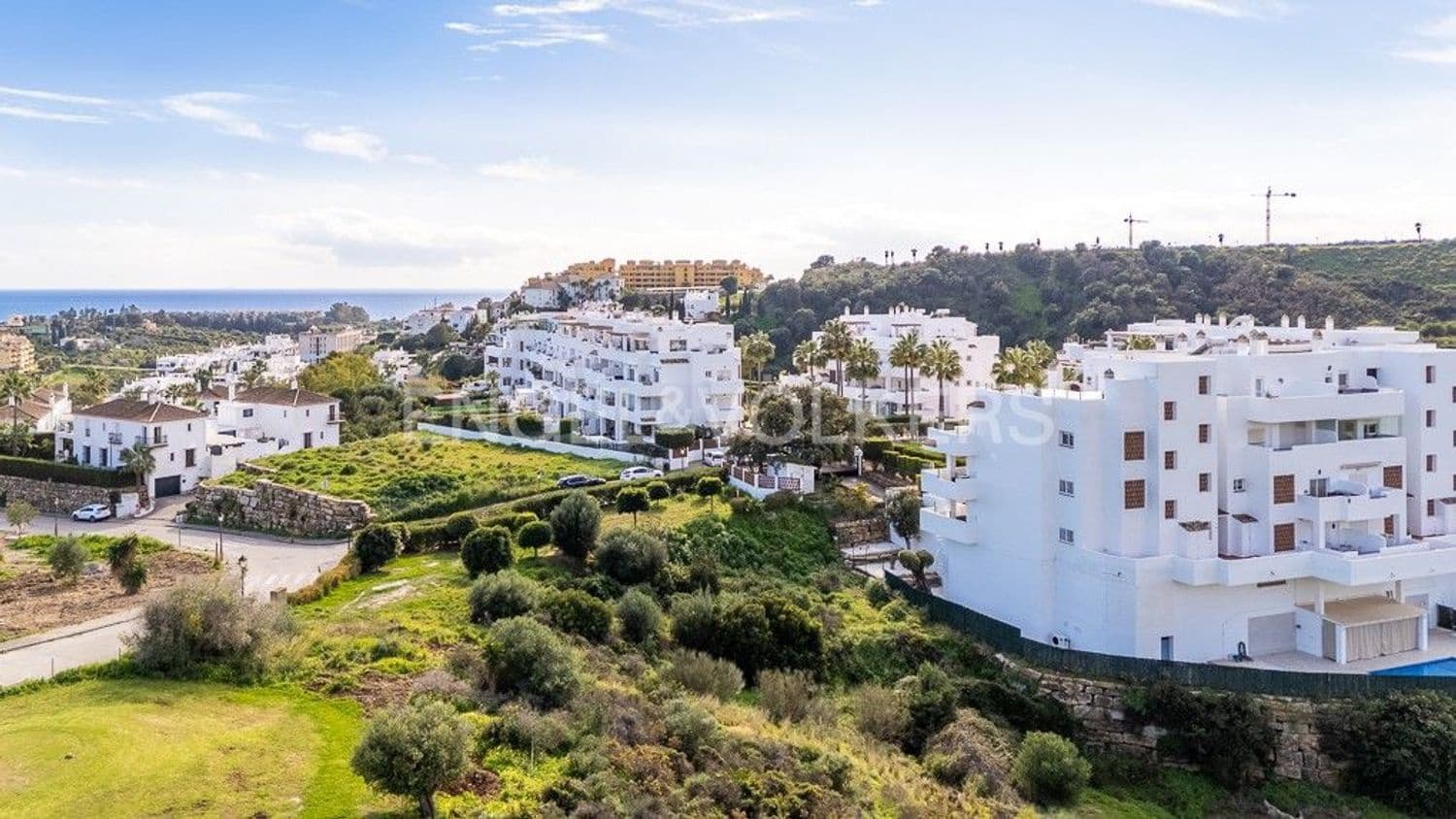 Landgrundstück zu verkaufen in Estepona - 350.000 € (Ref: 9733492)