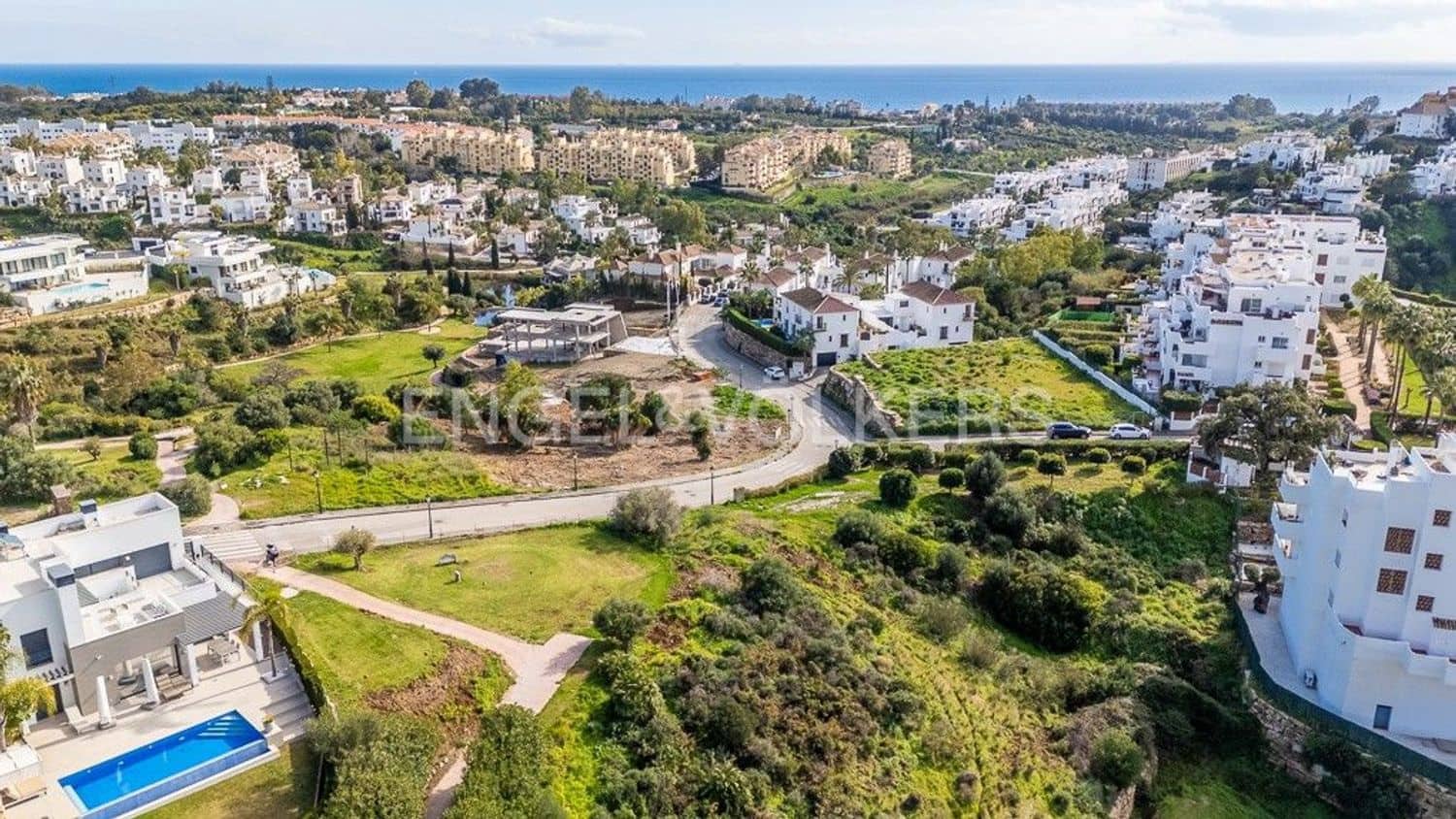 Landgrundstück zu verkaufen in Estepona - 350.000 € (Ref: 9733492)