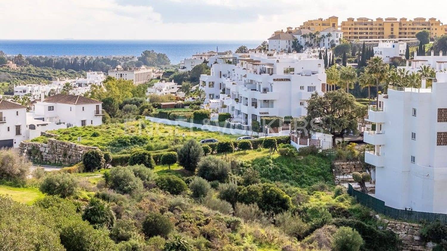 Landgrundstück zu verkaufen in Estepona - 350.000 € (Ref: 9733492)