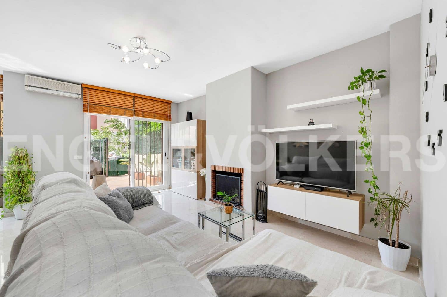 3 bedroom Townhouse for sale in New Golden Mile with pool garage - € 540,000 (Ref: 9733493)