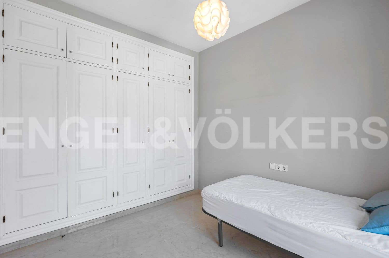 3 bedroom Townhouse for sale in New Golden Mile with pool garage - € 540,000 (Ref: 9733493)