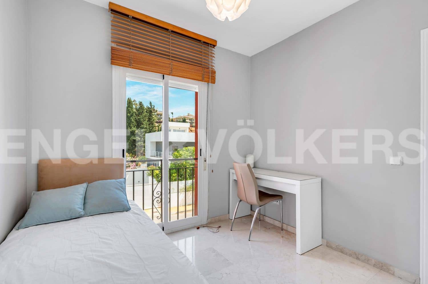 3 bedroom Townhouse for sale in New Golden Mile with pool garage - € 540,000 (Ref: 9733493)