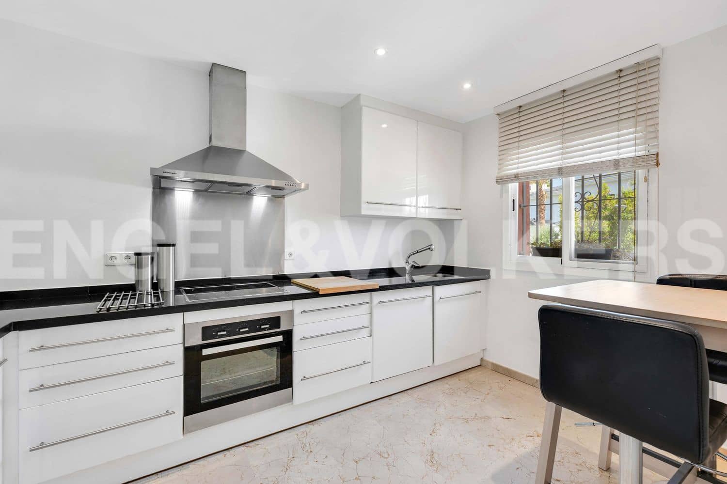 3 bedroom Townhouse for sale in New Golden Mile with pool garage - € 540,000 (Ref: 9733493)