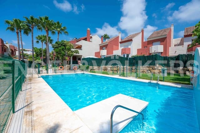 3 slaapkamer Huis te koop in La Concha - Resina Golf, Estepona met zwembad garage - € 540.000 (Ref: 9733493)