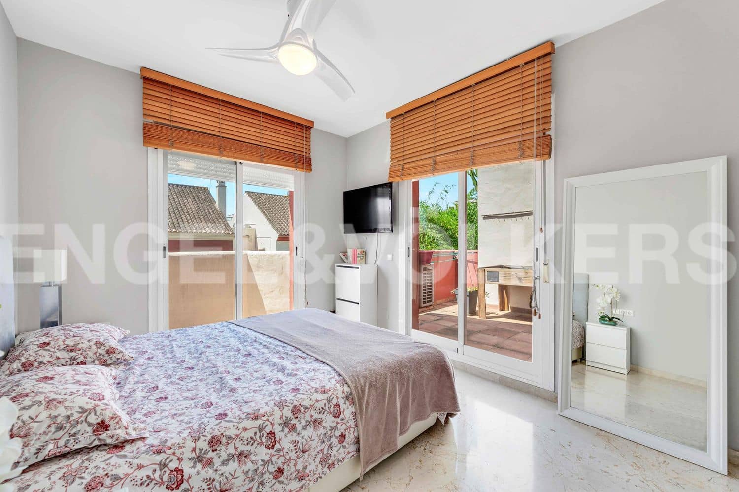 3 bedroom Townhouse for sale in New Golden Mile with pool garage - € 540,000 (Ref: 9733493)