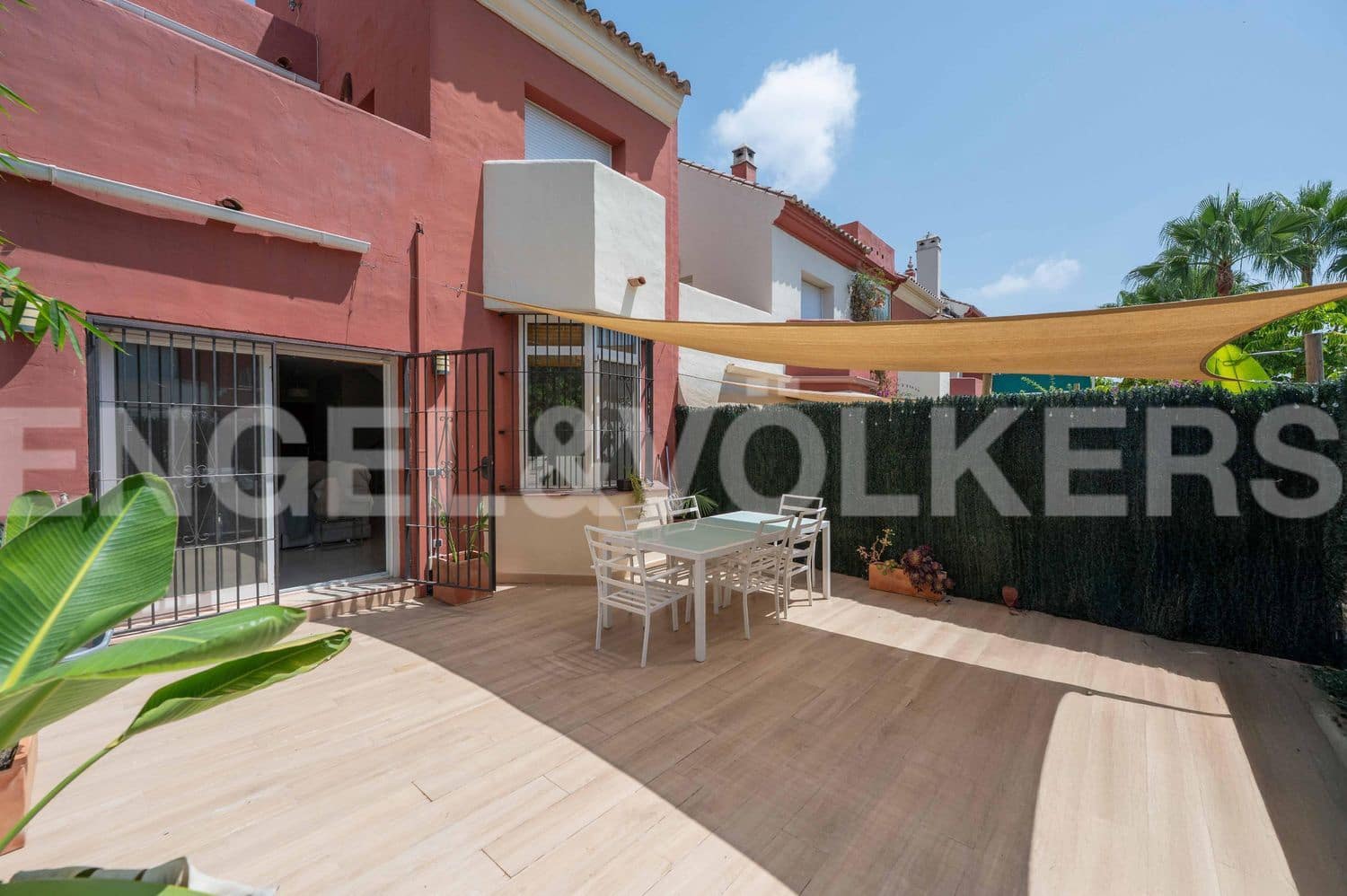 3 bedroom Townhouse for sale in New Golden Mile with pool garage - € 540,000 (Ref: 9733493)
