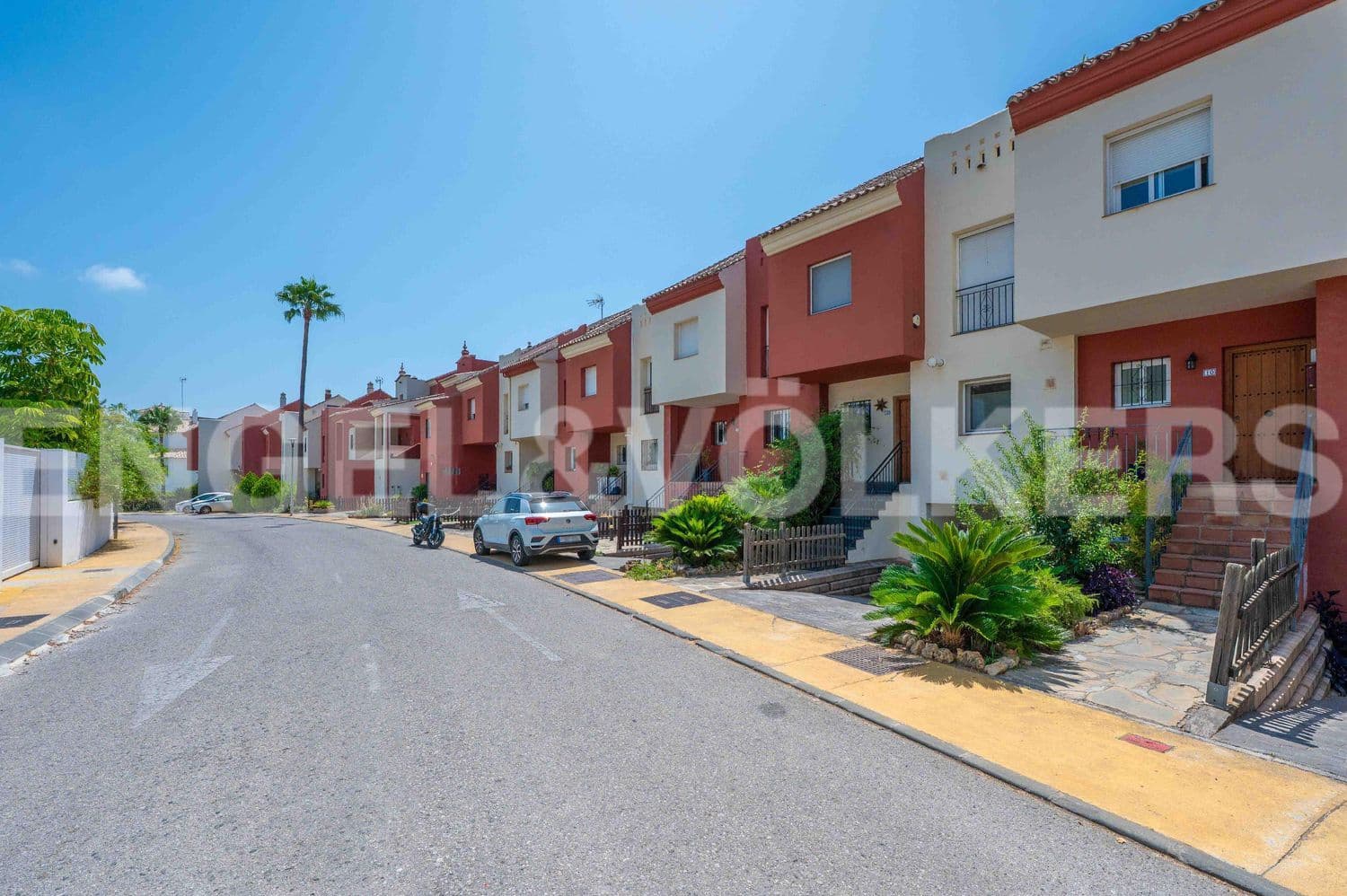 3 bedroom Townhouse for sale in New Golden Mile with pool garage - € 540,000 (Ref: 9733493)