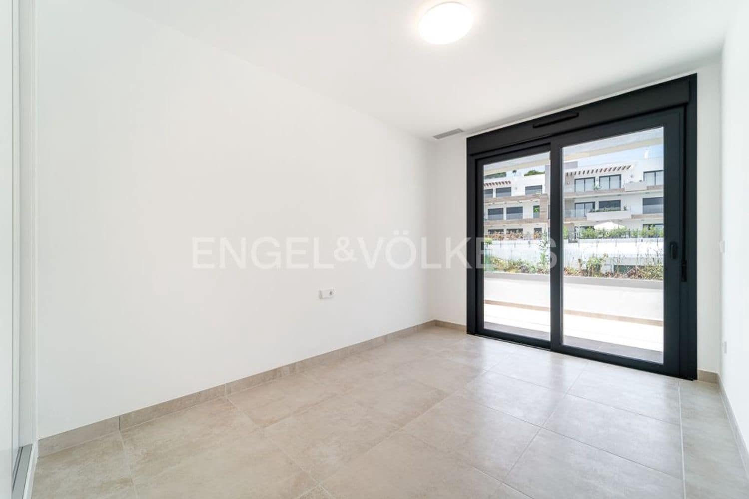 3 slaapkamer Appartement te koop in New Golden Mile met zwembad garage - € 895.000 (Ref: 9733494)
