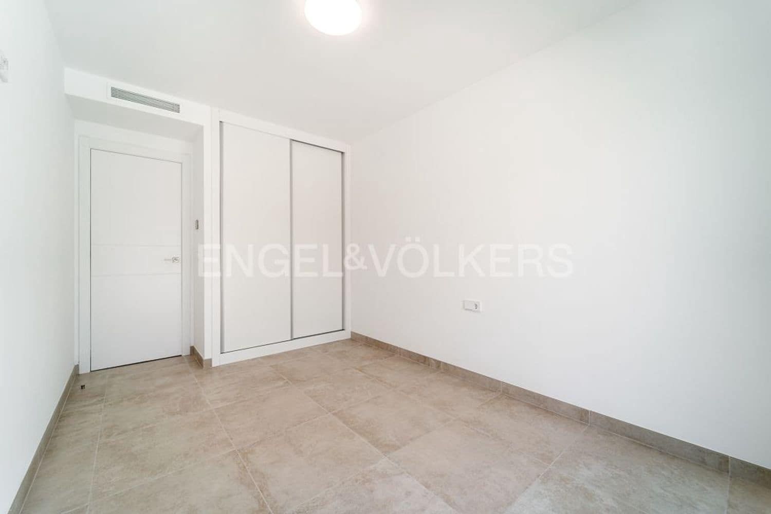 3 slaapkamer Appartement te koop in New Golden Mile met zwembad garage - € 895.000 (Ref: 9733494)