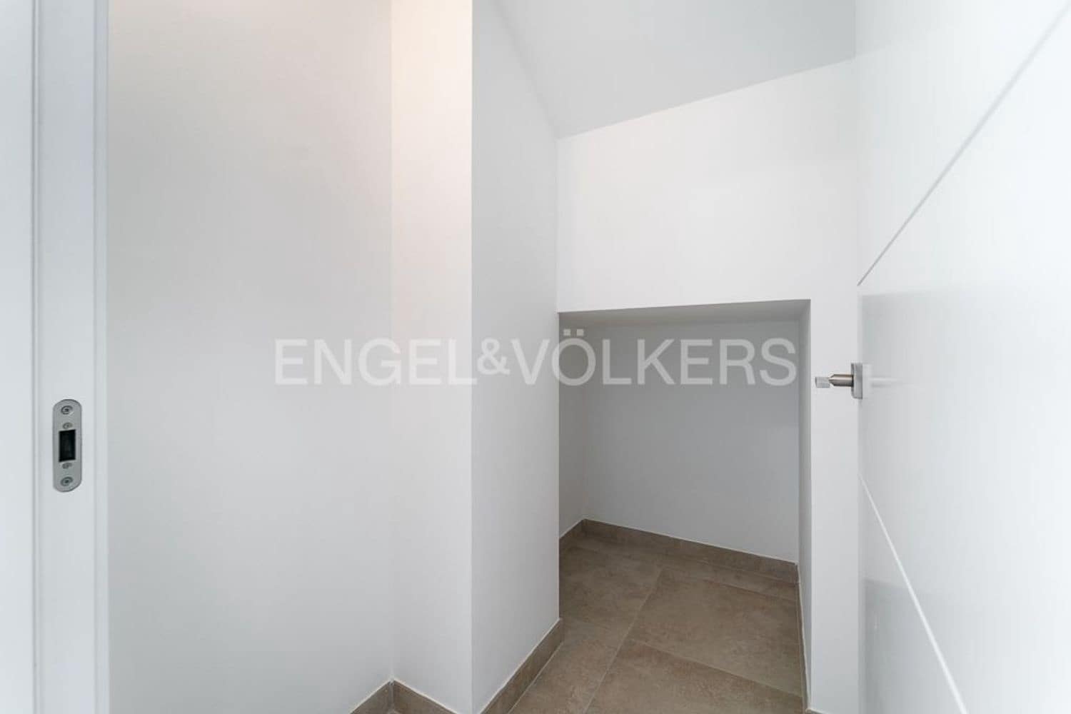 3 slaapkamer Appartement te koop in New Golden Mile met zwembad garage - € 895.000 (Ref: 9733494)