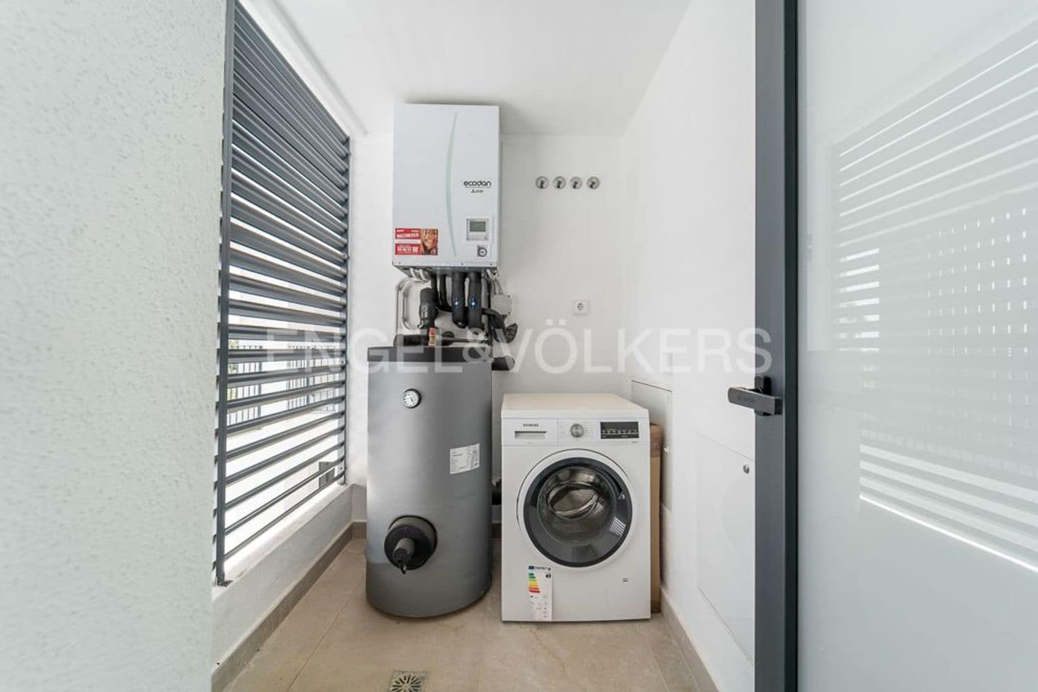 3 slaapkamer Appartement te koop in New Golden Mile met zwembad garage - € 895.000 (Ref: 9733494)