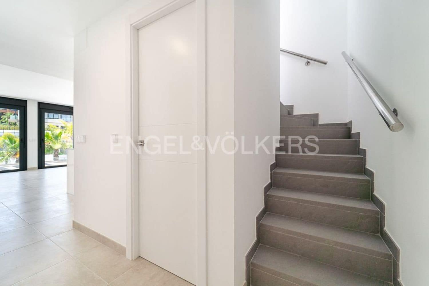3 slaapkamer Appartement te koop in New Golden Mile met zwembad garage - € 895.000 (Ref: 9733494)