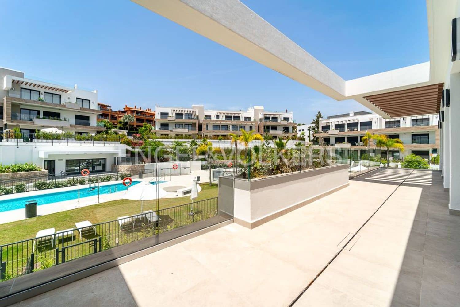 3 slaapkamer Appartement te koop in New Golden Mile met zwembad garage - € 895.000 (Ref: 9733494)