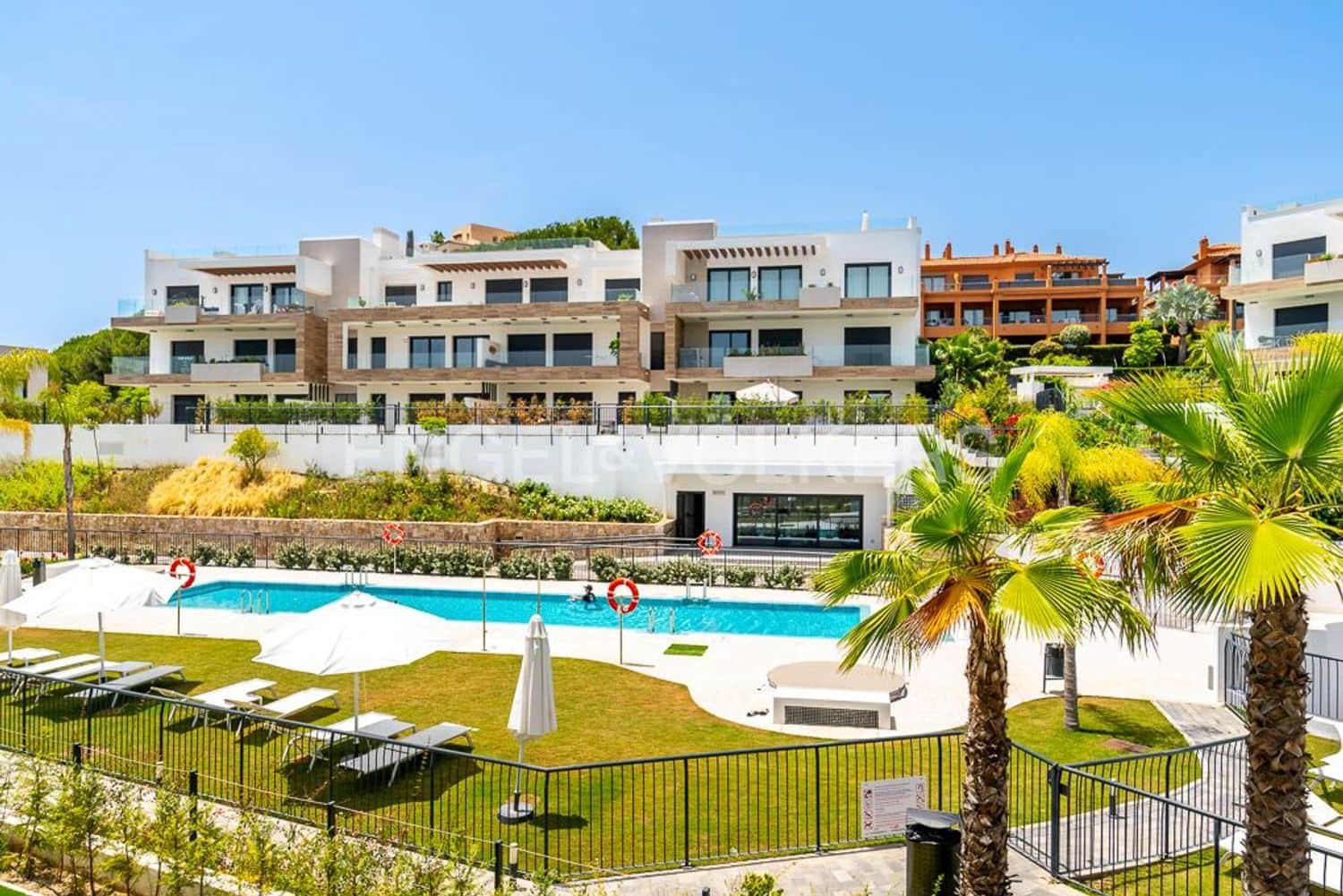 3 slaapkamer Appartement te koop in New Golden Mile met zwembad garage - € 895.000 (Ref: 9733494)