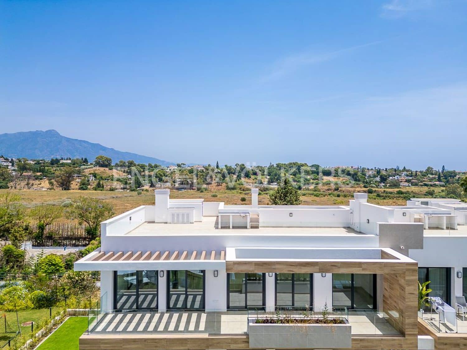 3 slaapkamer Appartement te koop in New Golden Mile met zwembad garage - € 895.000 (Ref: 9733494)