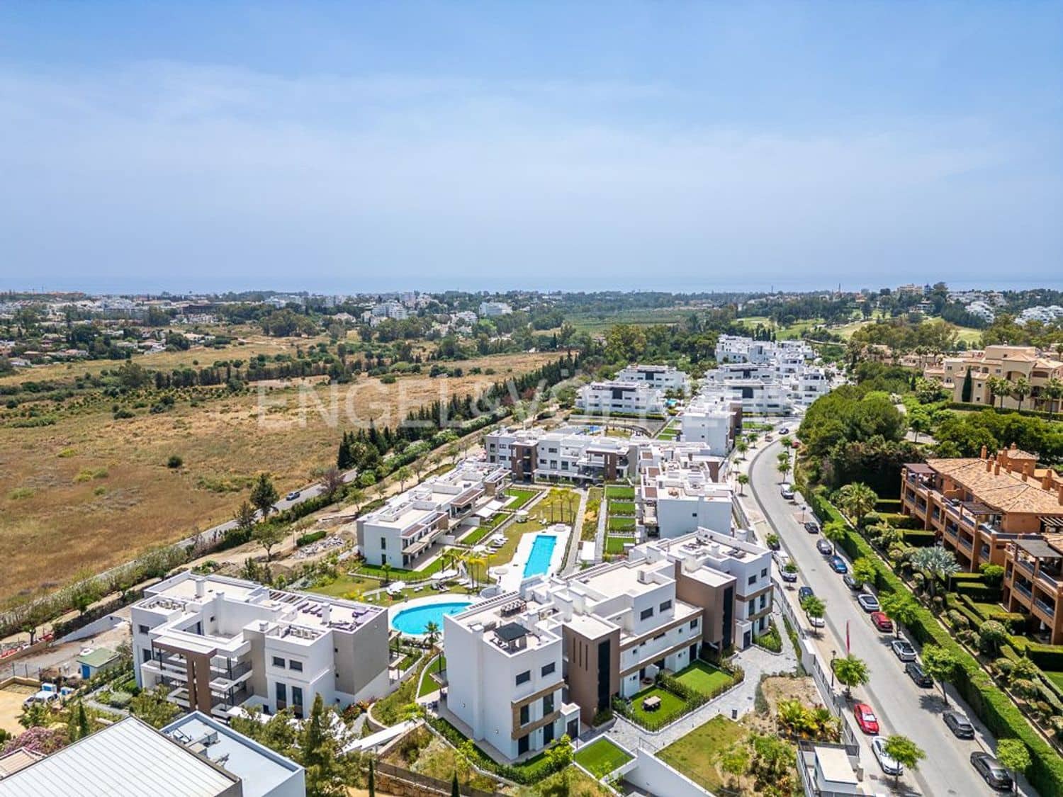 3 slaapkamer Appartement te koop in New Golden Mile met zwembad garage - € 895.000 (Ref: 9733494)