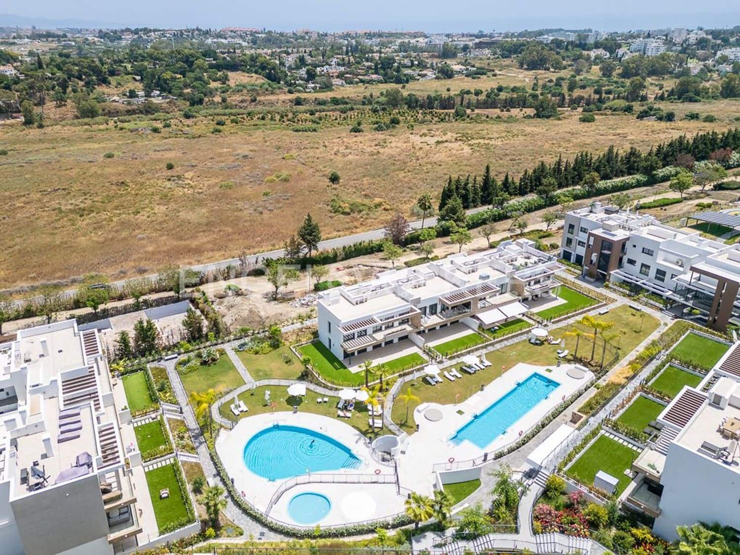 3 slaapkamer Appartement te koop in New Golden Mile met zwembad garage - € 895.000 (Ref: 9733494)