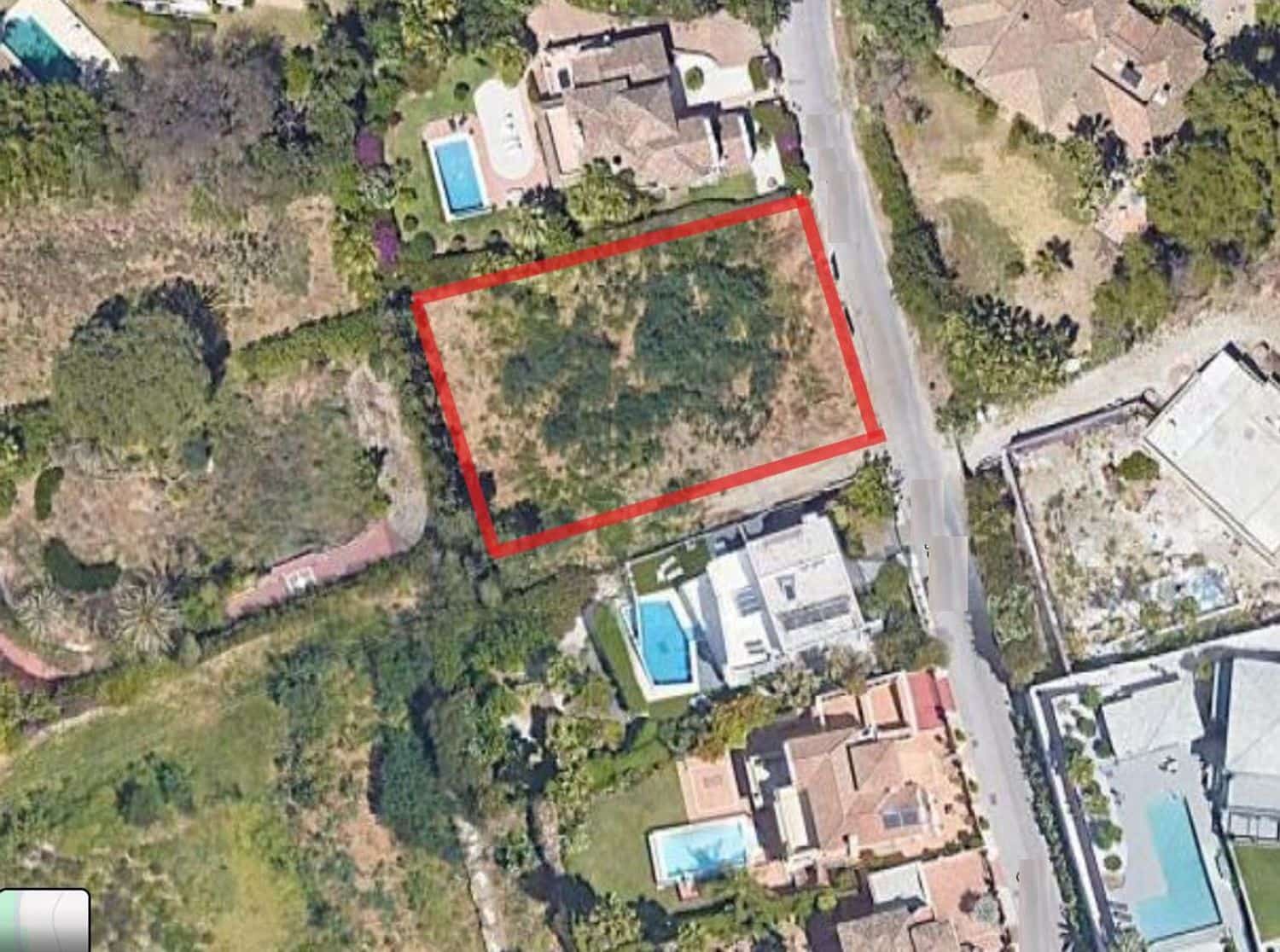 Grunde uden byggetilladelser til salg i El Paraiso - € 950.000 (Ref: 9733495)