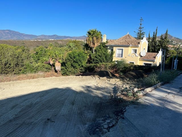 Undeveloped Land for sale in El Paraiso, Estepona - € 950,000 (Ref: 9733495)