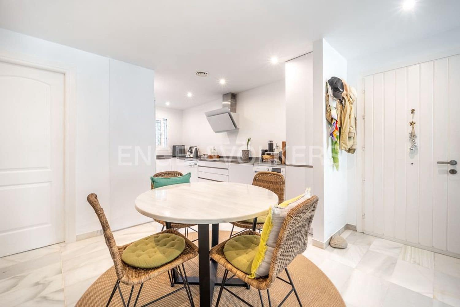 Apartamento de 2 habitaciones en New Golden Mile en venta con piscina garaje - 1.140.000 € (Ref: 9733496)