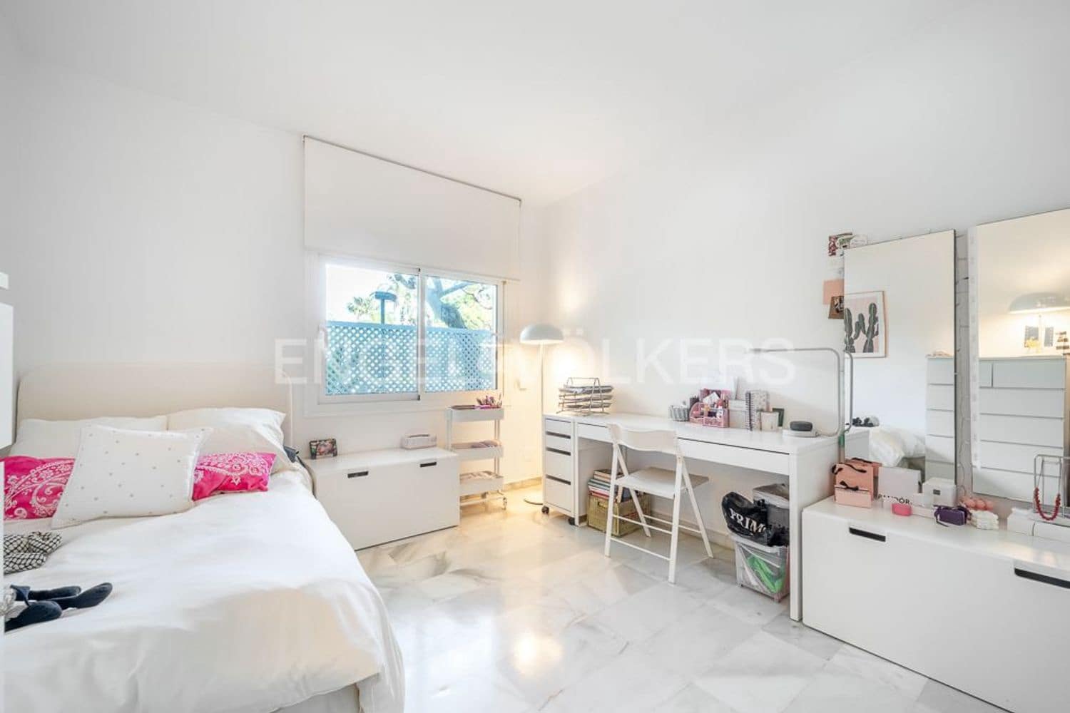 Apartamento de 2 habitaciones en New Golden Mile en venta con piscina garaje - 1.140.000 € (Ref: 9733496)