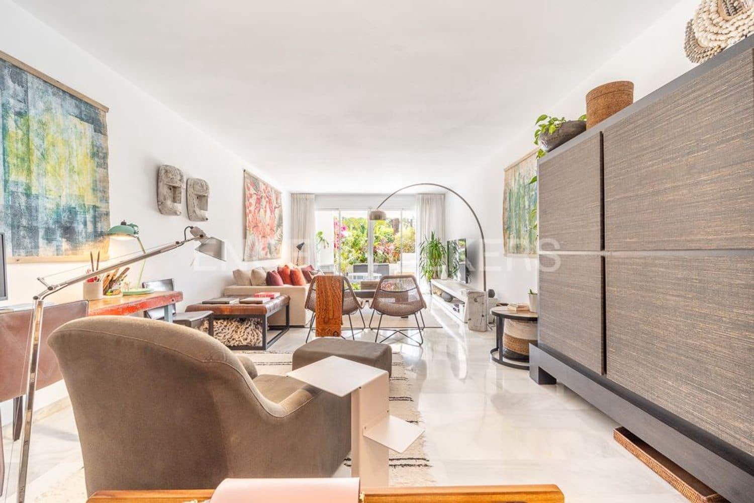 Apartamento de 2 habitaciones en New Golden Mile en venta con piscina garaje - 1.140.000 € (Ref: 9733496)