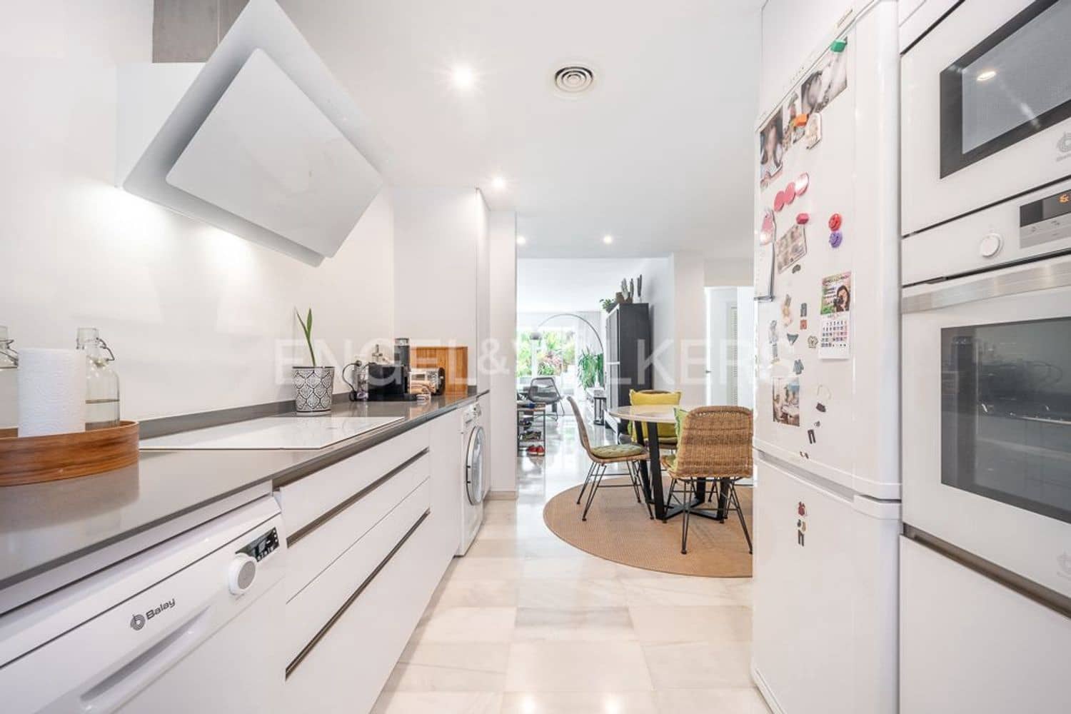 Apartamento de 2 habitaciones en New Golden Mile en venta con piscina garaje - 1.140.000 € (Ref: 9733496)