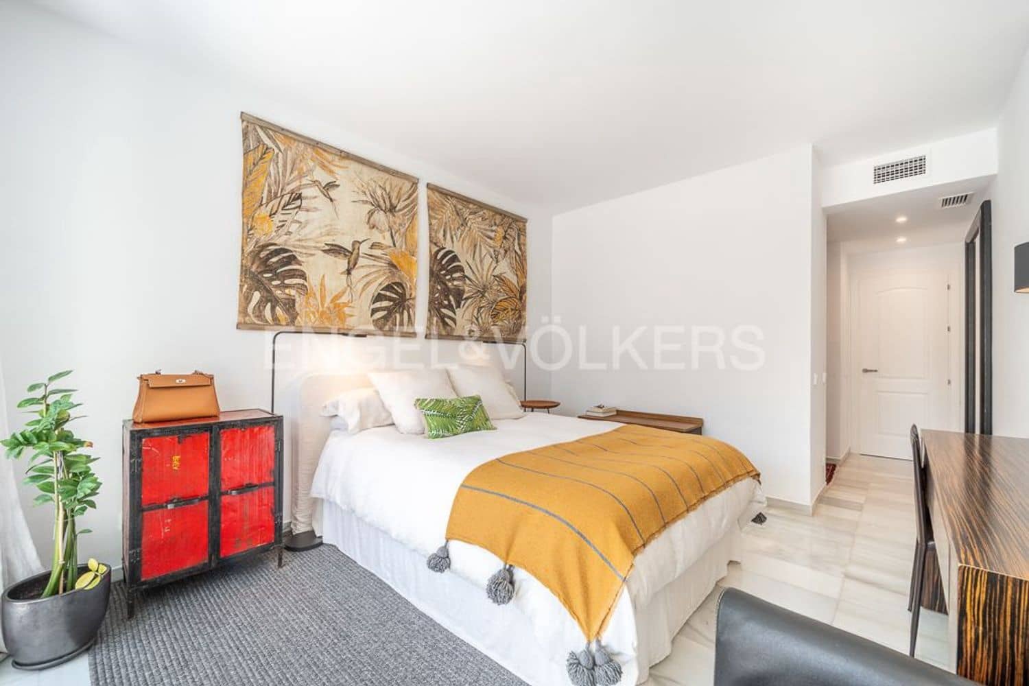 Apartamento de 2 habitaciones en New Golden Mile en venta con piscina garaje - 1.140.000 € (Ref: 9733496)