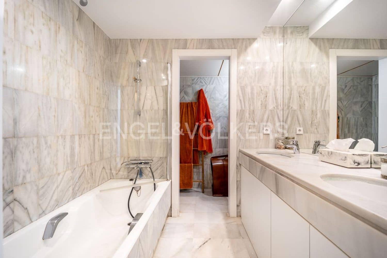 Apartamento de 2 habitaciones en New Golden Mile en venta con piscina garaje - 1.140.000 € (Ref: 9733496)