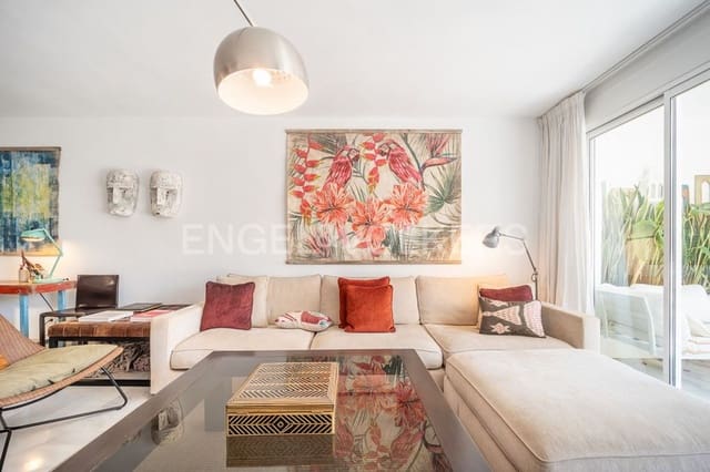 Apartamento de 2 habitaciones en Zona de Punta Plata, Estepona en venta con piscina garaje - 1.140.000 € (Ref: 9733496)