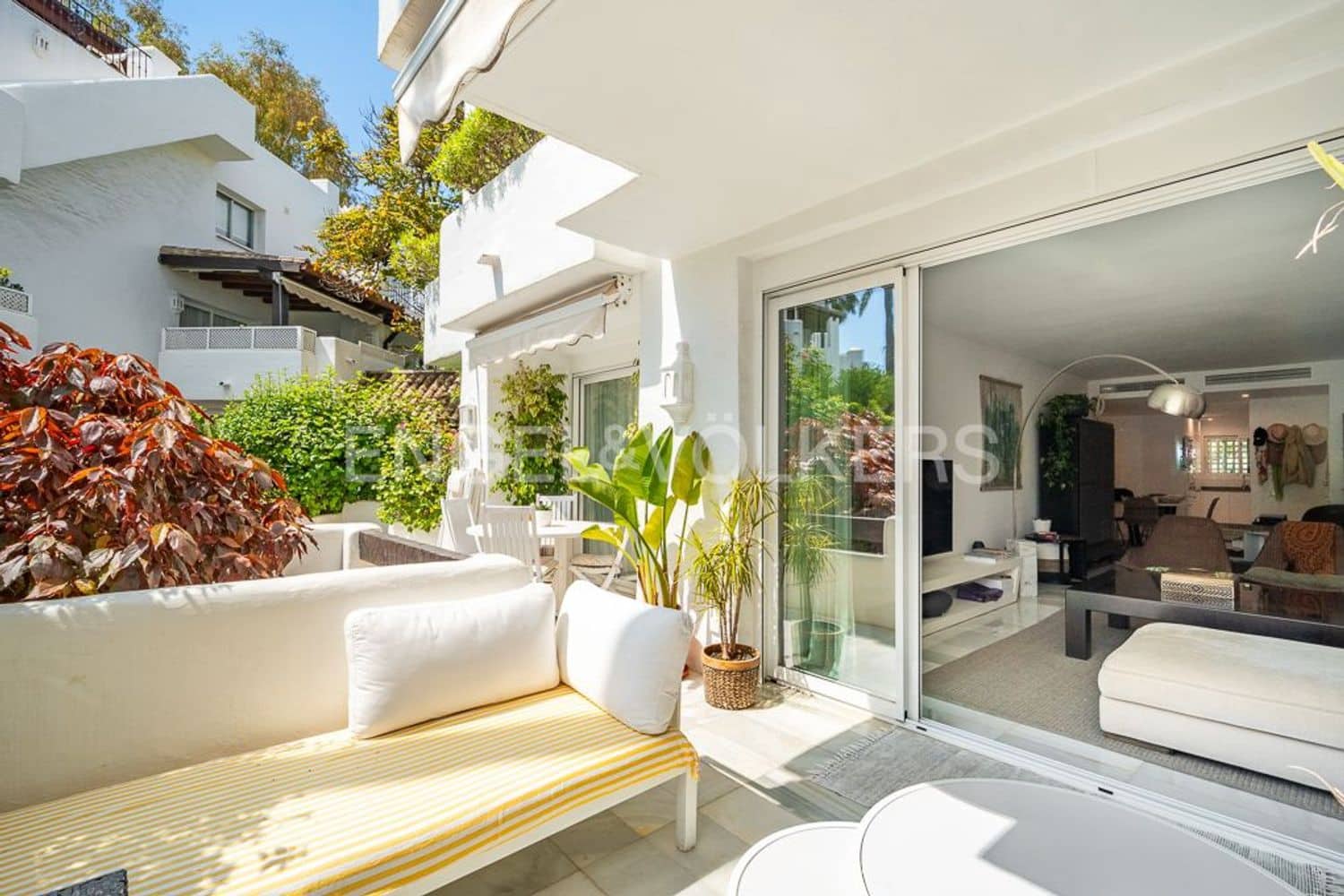 Apartamento de 2 habitaciones en New Golden Mile en venta con piscina garaje - 1.140.000 € (Ref: 9733496)