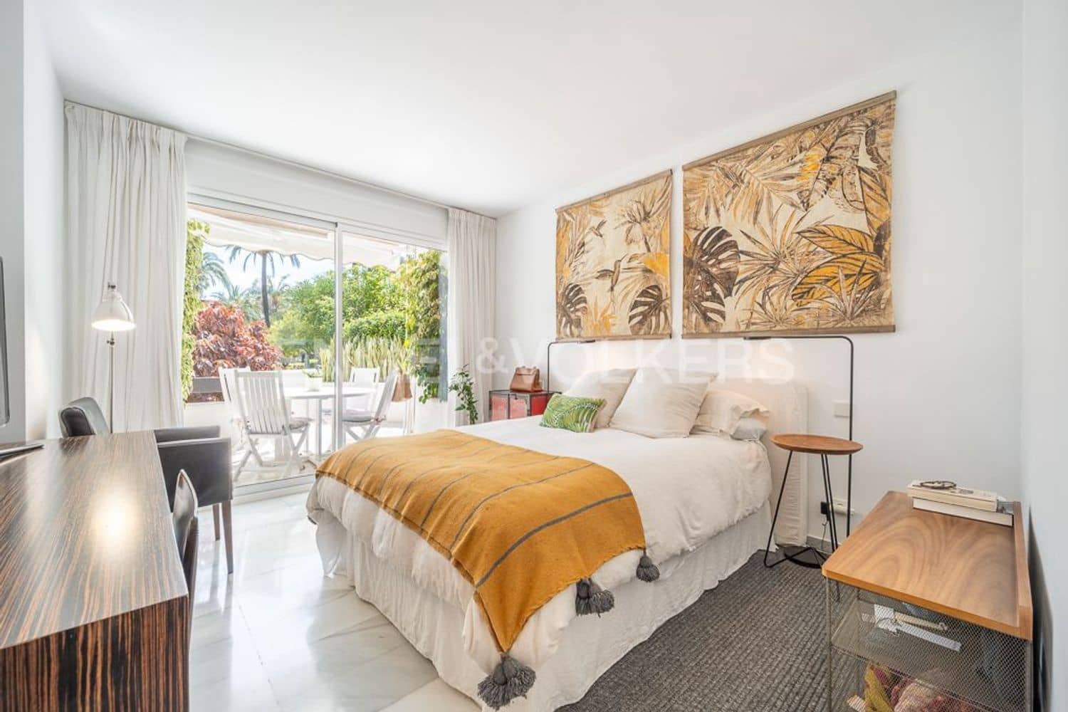 Apartamento de 2 habitaciones en New Golden Mile en venta con piscina garaje - 1.140.000 € (Ref: 9733496)